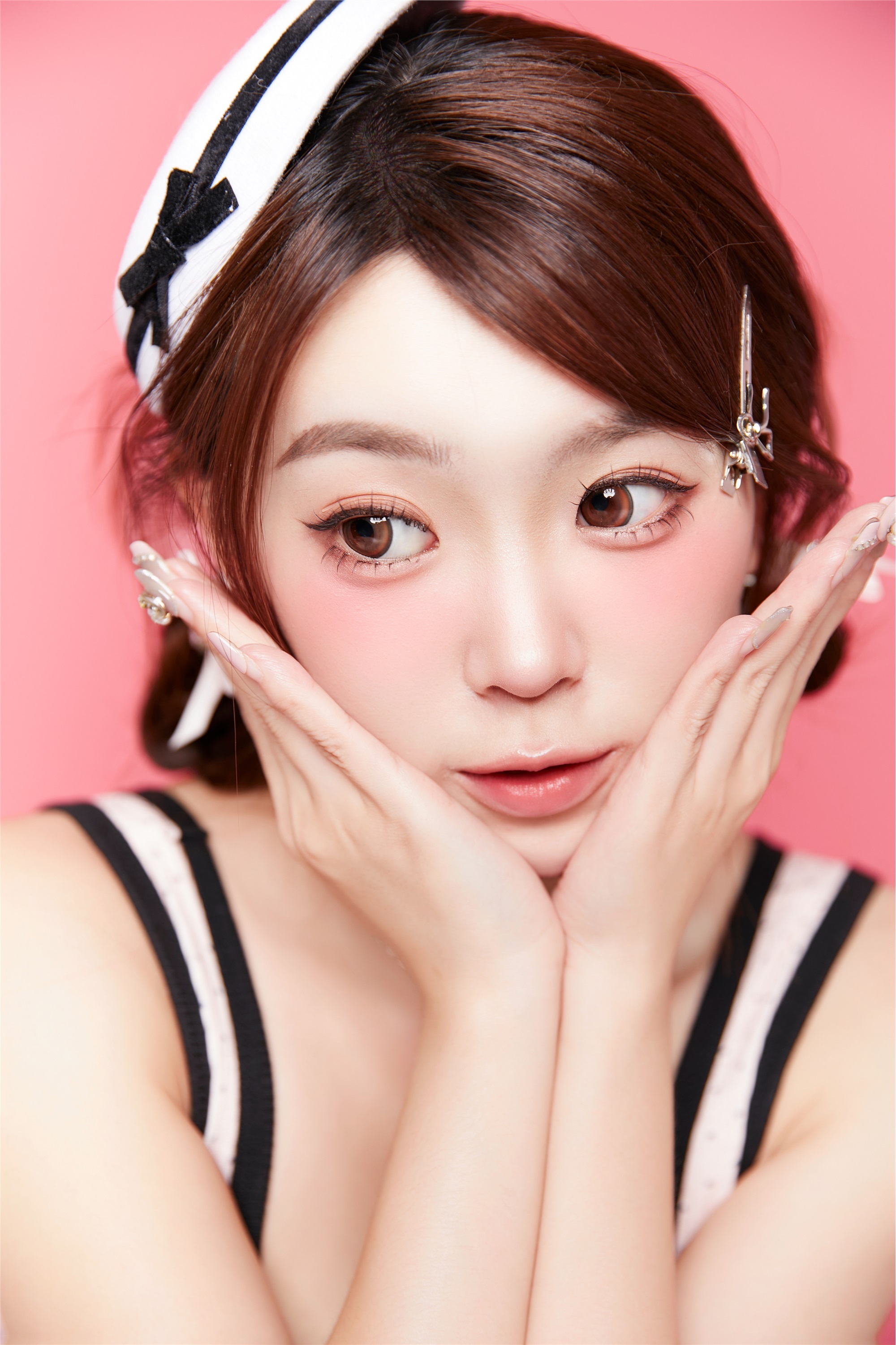 YITUYU艺图语 2025.01.07 粉色甜妹肖像 CARLEE是77呀